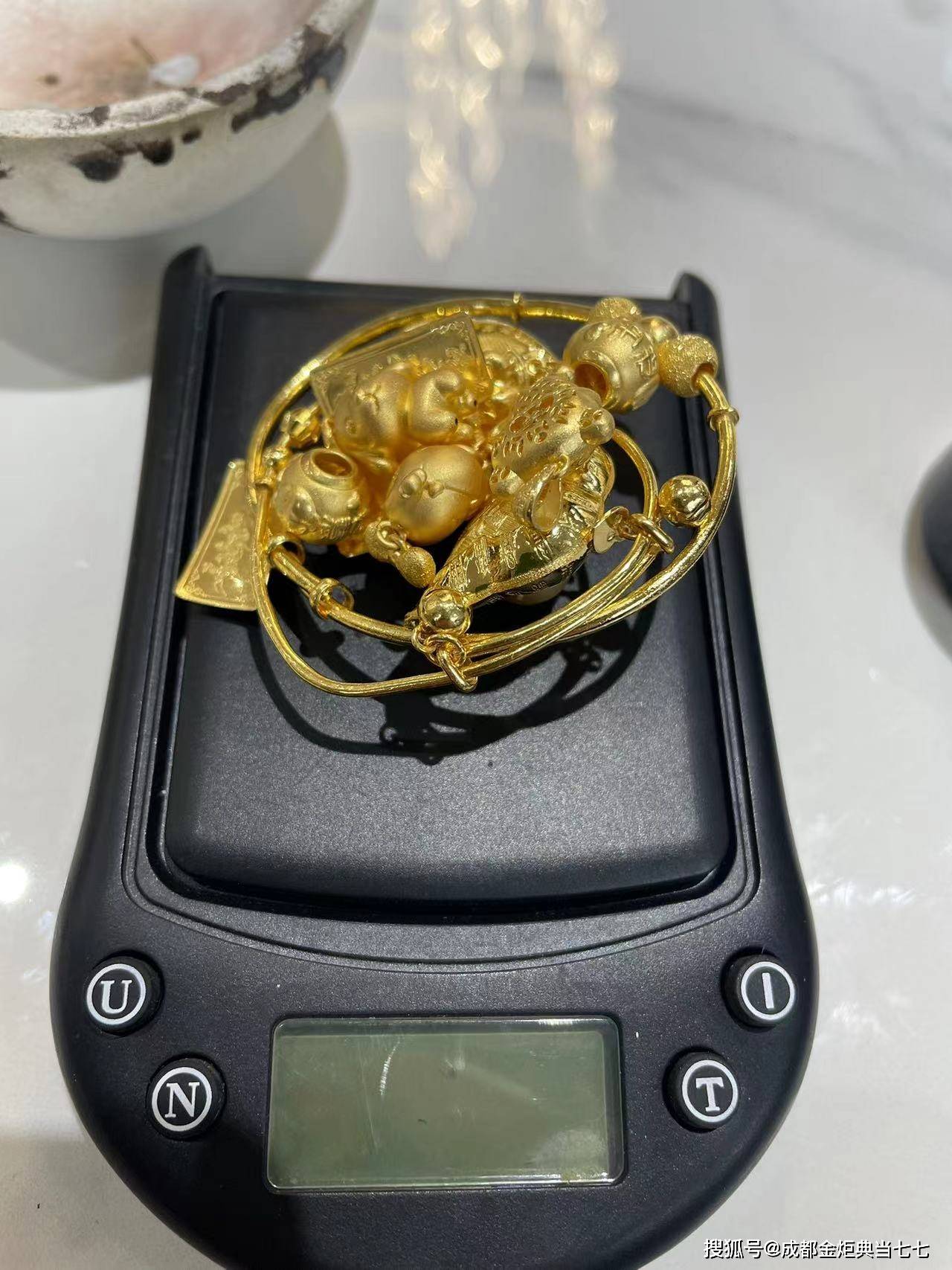 库尔勒最新24小时上门回收金价方法分析(最方便真实的库尔勒24小时上门回收黄金方法)